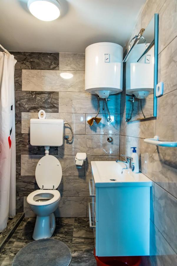 Appartamento Ella Lukovo Šugarje Esterno foto
